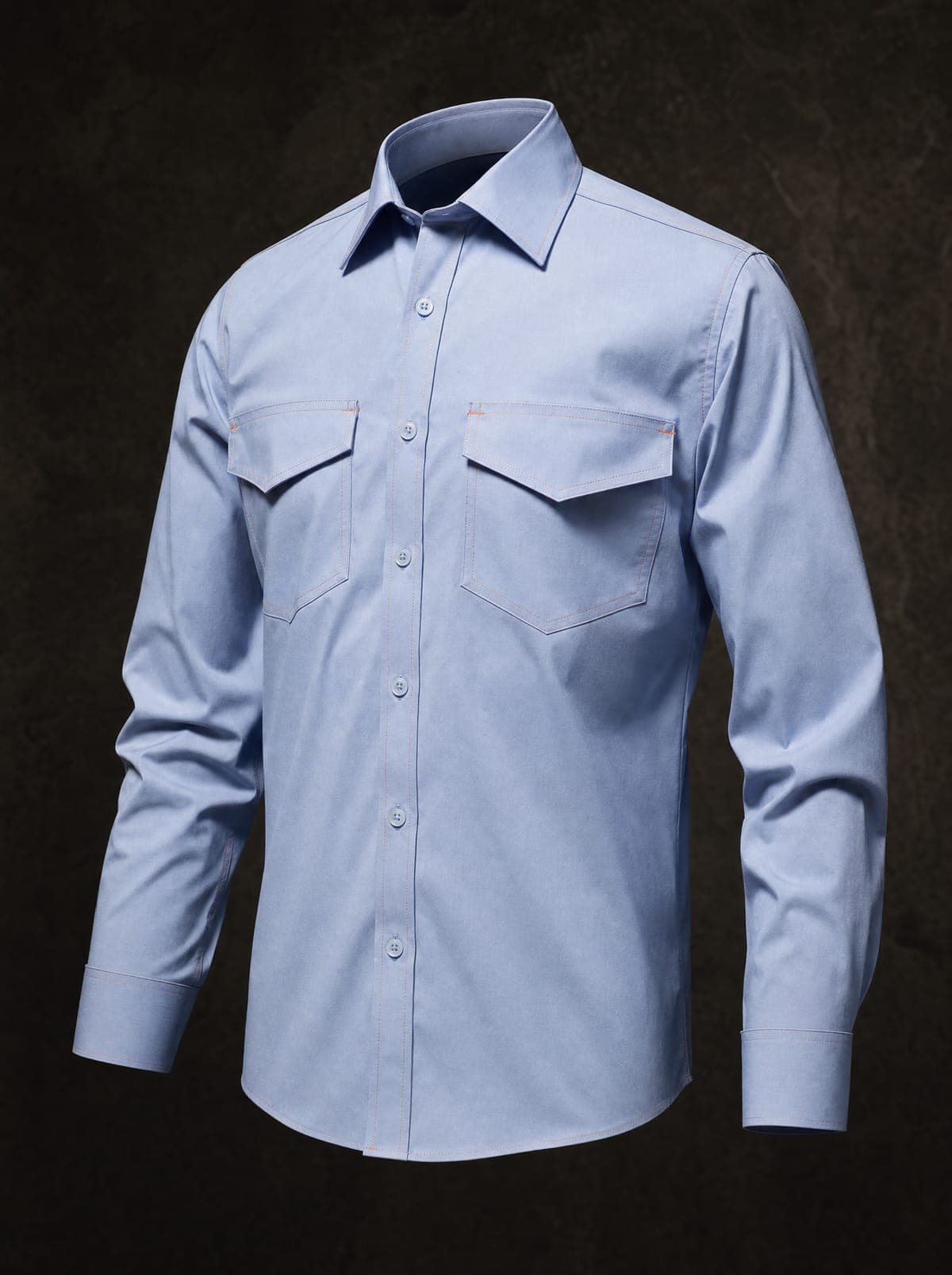 Camisa de popelín celeste planchada, con botones y pespuntes a la vista